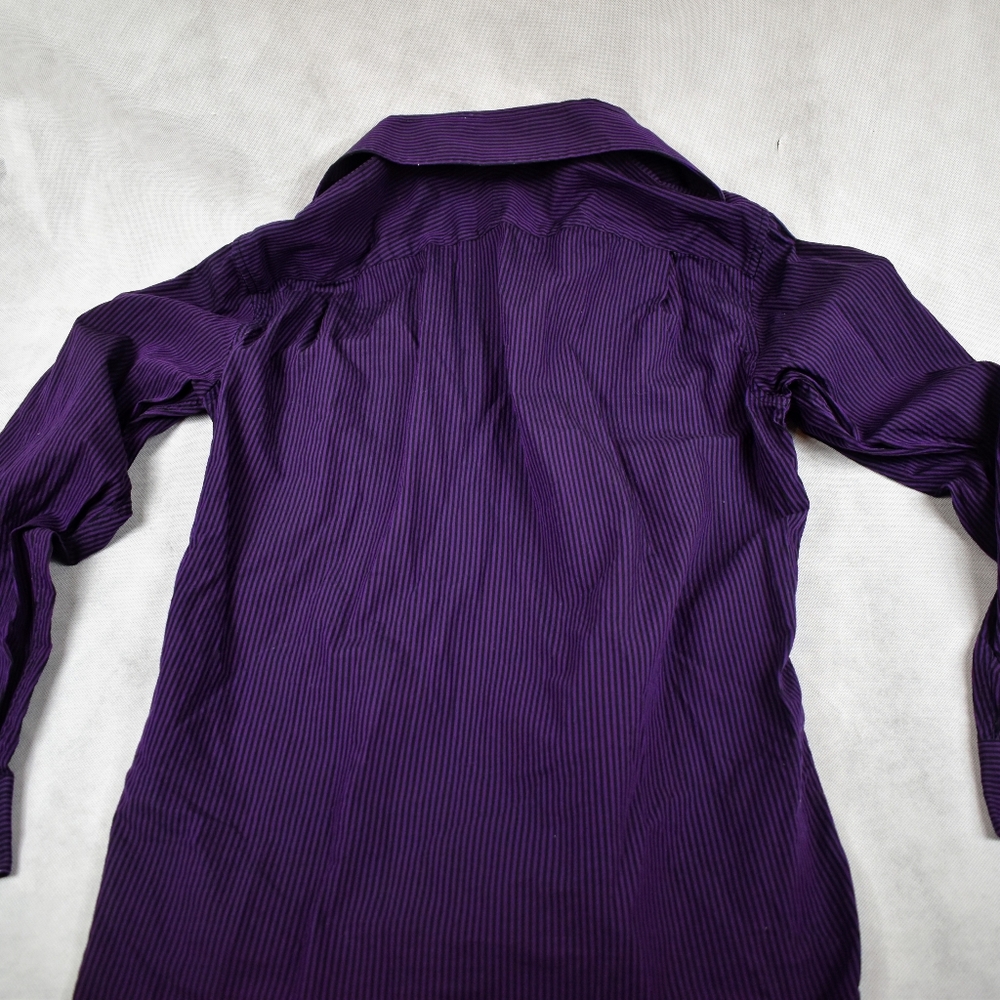 APT.9 button down - Picture 3 of 3